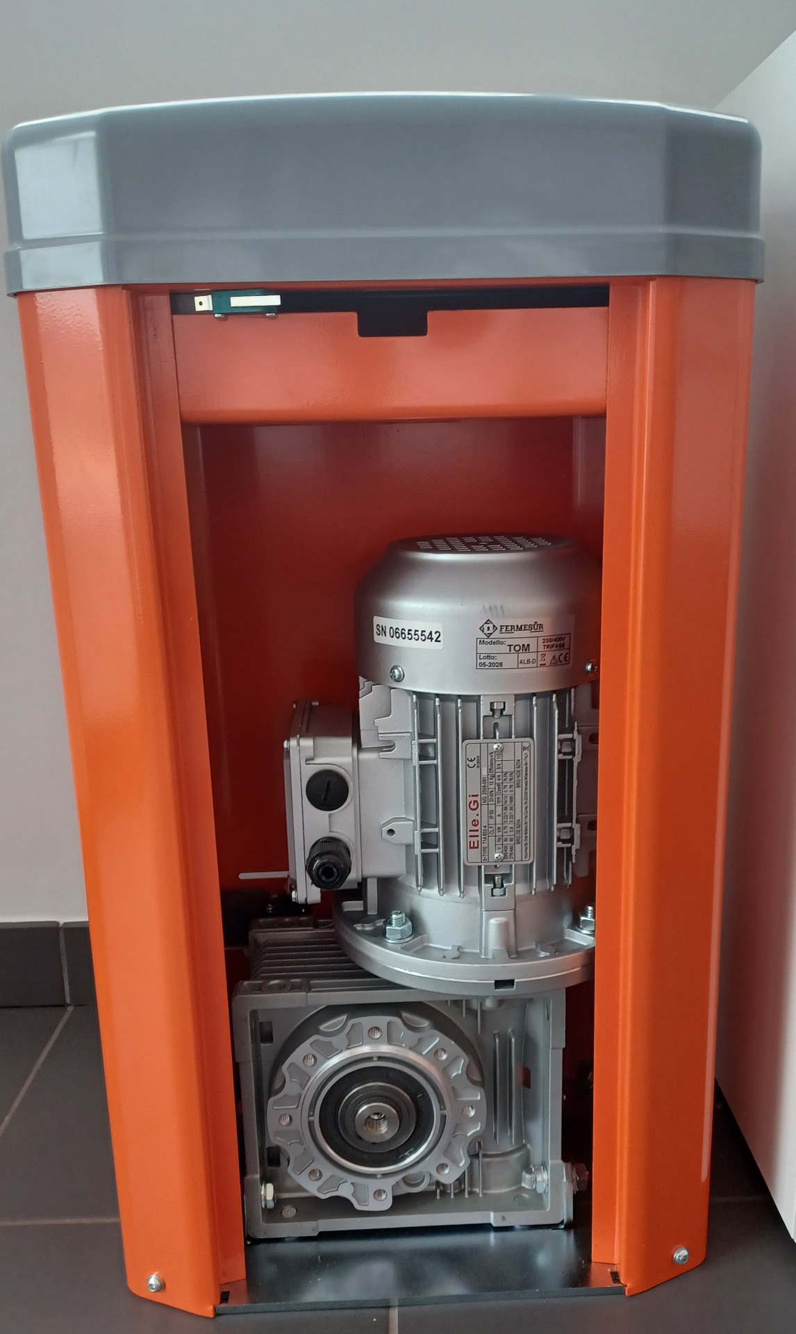 TOM FERMESUR – Motoréducteur 230Δ – 400Y VCA 4